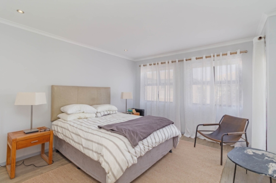 To Let 3 Bedroom Property for Rent in Bloubergstrand Western Cape